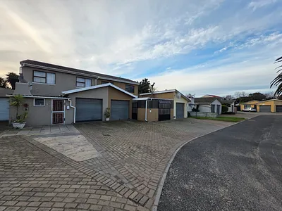 2 Bedroom Townhouse For Sale in Kraaifontein - img