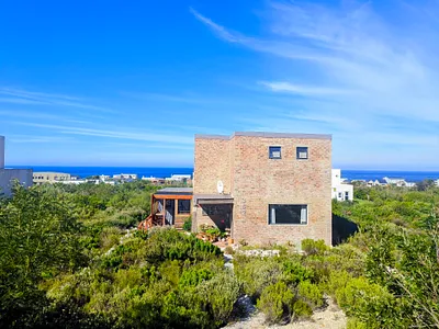 2 Bedroom House For Sale in Bettys Bay - A4NZ.webp