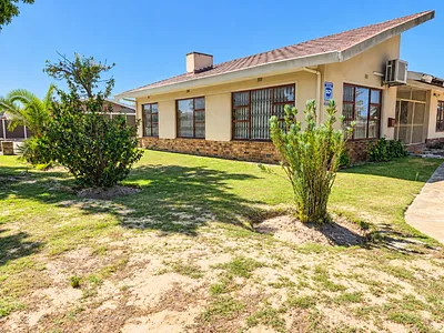 3 Bedroom House For Sale in Kuils River - zIDj.webp