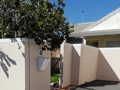 3 Bedroom House To Rent in Blouberg - V1lg.webp