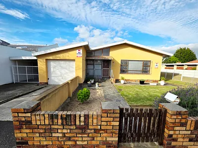 3 Bedroom House For Sale in Parow - m61x.webp