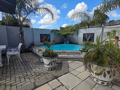 5 Bedroom House For Sale in Kuils River - nu4n.webp