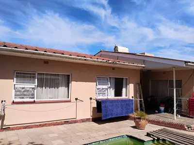 4 Bedroom House For Sale in Bellville - Ges0.webp