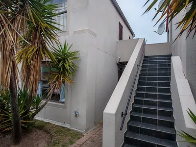 2 Bedroom Apartment To Rent in Parow - qt0X.webp