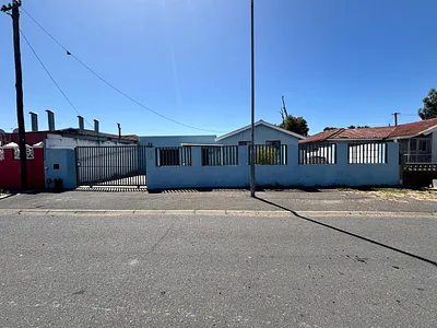 3 Bedroom House For Sale in Bishop Lavis, Cape Town - FyZf.webp