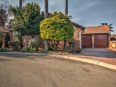 3 Bedroom Townhouse For Sale in Kempton Park - EwaR.webp