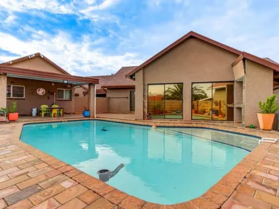 3 Bedroom House For Sale in Kempton Park - XISR.webp