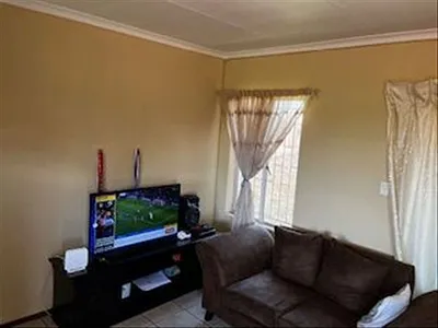 2 Bedroom Townhouse For Sale in Kempton Park - MH6e.webp