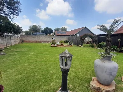 3 Bedroom House For Sale in Kempton Park - fJpZ.webp