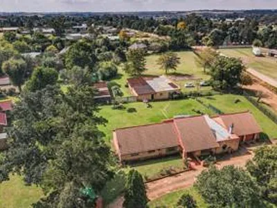 4 Bedroom House For Sale in Kempton Park - wDpM.webp