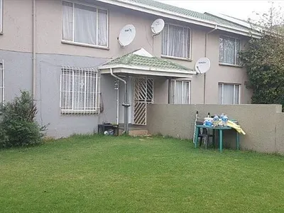2 Bedroom Townhouse For Sale in Kempton Park - SuZF.webp