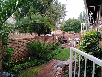 3 Bedroom Townhouse For Sale in Kempton Park - hk1c.webp