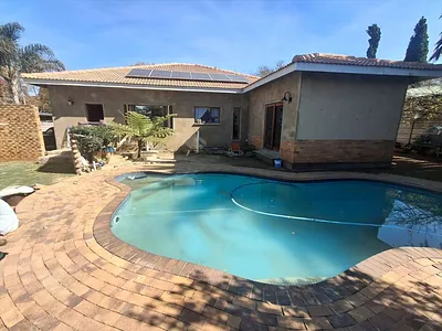 4 Bedroom House For Sale in Benoni - WT6G.webp