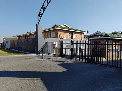 2 Bedroom Apartment For Sale in Kempton Park - 7Yk9.webp