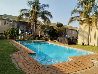 2 Bedroom Apartment For Sale in Kempton Park - aUaN.webp