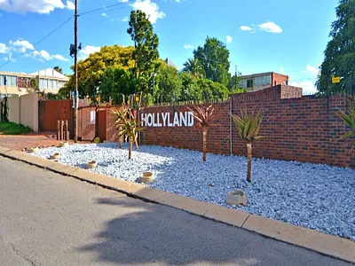 4 Bedroom Apartment For Sale in Sandton - img