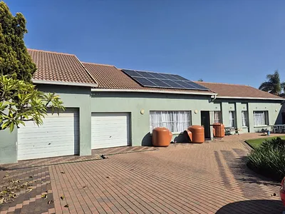 3 Bedroom House For Sale in Kempton Park - qfb4.webp
