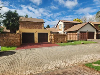 3 Bedroom Apartment For Sale in Kempton Park - LoHU.webp