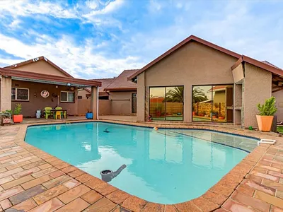 3 Bedroom House For Sale in Kempton Park - seBH.webp