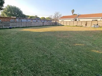 3 Bedroom House For Sale in Kempton Park - V7N0.webp