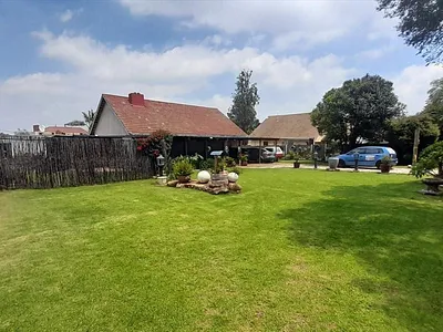 3 Bedroom House For Sale in Kempton Park - FbOM.webp