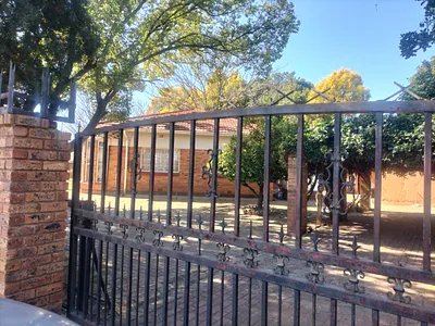 4 Bedroom House For Sale in Kempton Park - WZmf.webp