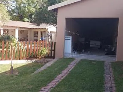 3 Bedroom House For Sale in Kempton Park - wq3s.webp