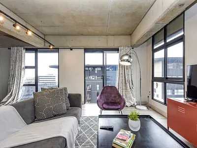 1 Bedroom Apartment For Sale in Sandton - FqJe.webp