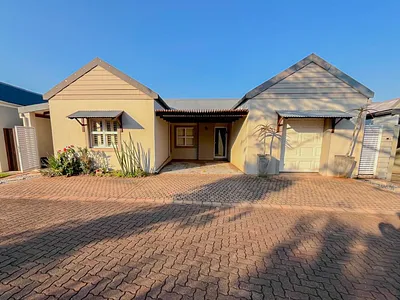 4 Bedroom House For Sale in Blythedale - q3iK.webp