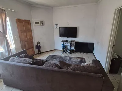 2 Bedroom Apartment For Sale in Kempton Park - fYH2.webp