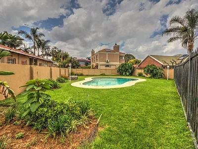 2 Bedroom Townhouse For Sale in Kempton Park - BfSM.webp