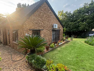 4 Bedroom House For Sale in Sandton - B5Ng.webp