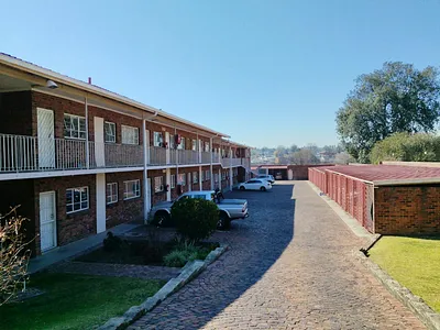 2 Bedroom Townhouse For Sale in Kempton Park - 1X8x.webp