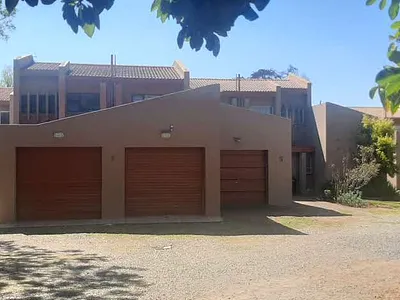 3 Bedroom Townhouse For Sale in Kempton Park - 4lWR.webp