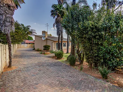 3 Bedroom House For Sale in Kempton Park - TVvK.webp