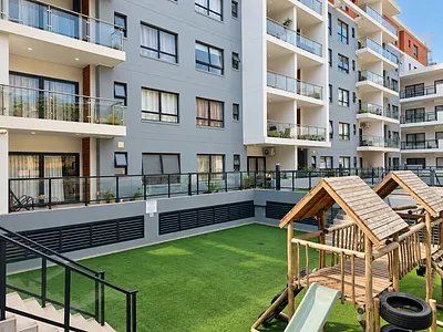 2 Bedroom Apartment For Sale in Umhlanga - Vkyy.webp