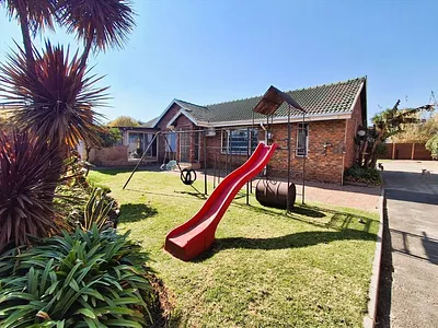 3 Bedroom House For Sale in Kempton Park - qCjC.webp