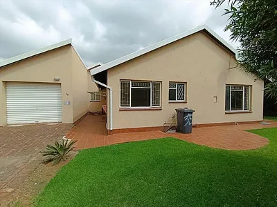 2 Bedroom Townhouse For Sale in Kempton Park - Pol9.webp