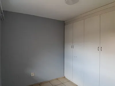2 Bedroom Apartment For Sale in Kempton Park - 11o0.webp