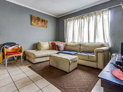 2 Bedroom Apartment For Sale in Kempton Park - nidK.webp