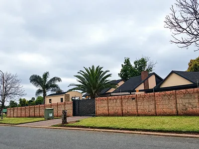 4 Bedroom House For Sale in Kempton Park - jSbk.webp