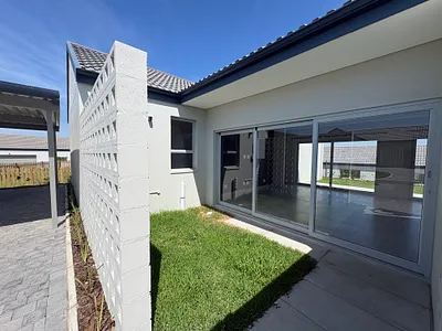 3 Bedroom Townhouse To Rent in Ballito - 8VhO.webp