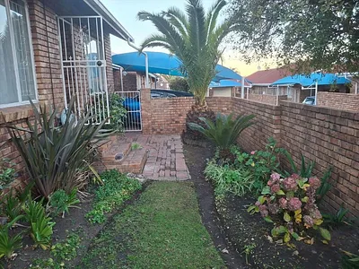 3 Bedroom Apartment For Sale in Kempton Park - IugI.webp
