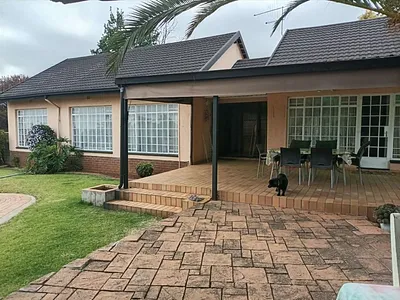 4 Bedroom House For Sale in Kempton Park - mEJn.webp