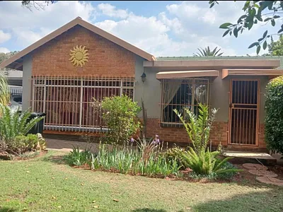 5 Bedroom House For Sale in Kempton Park - Qrrb.webp
