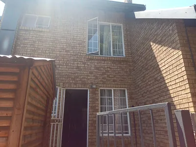 2 Bedroom Apartment For Sale in Kempton Park - OmEv.webp