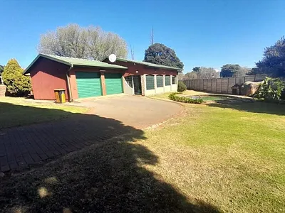 3 Bedroom House For Sale in Kempton Park - 56pu.webp