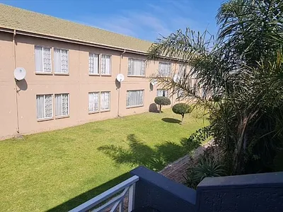 2 Bedroom Apartment For Sale in Kempton Park - c6iq.webp