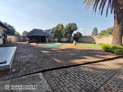 4 Bedroom House For Sale in Kempton Park - EsCj.webp
