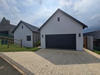 4 Bedroom House For Sale in Ballito - BHj8.webp